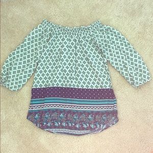 Off the shoulder half sleeve